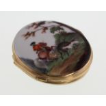 A Fine Gold and Meissen Porcelain Gentlemans Snuff Box. Decorated with a Soldier on horse back