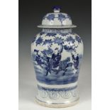 LARGE CHINESE COVERED JAR - Export Storage Jar, in Cantonese blue and white, featuring a horseback