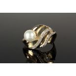LADY'S RING - Custom Design Ring set with central pearl and (20) diamond melees in 14K yellow gold