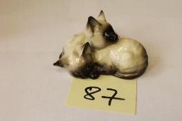 A Beswick Figure : Siamese Kittens - Cur