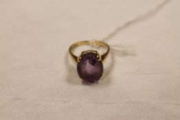 A 9ct gold amethyst ring. CONDITION REPORT: Good condition.