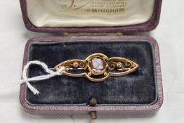 A 9ct gold cameo brooch.