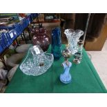 BOX OF CAITHNESS GLASS VASE, DARTINGTON CRYSTAL VASE, DOULTON INTERNATIONAL CRYSTAL BASKET,