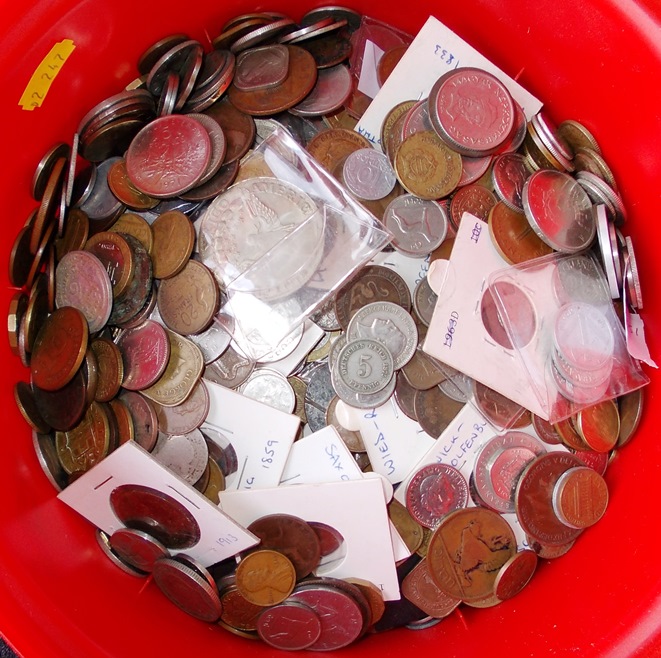 Box of various mixed coins.