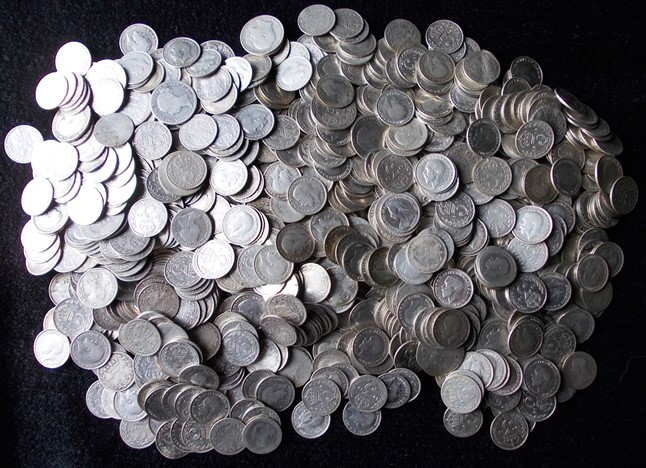 Collection of pre-1920 silver 3d. 1357gm