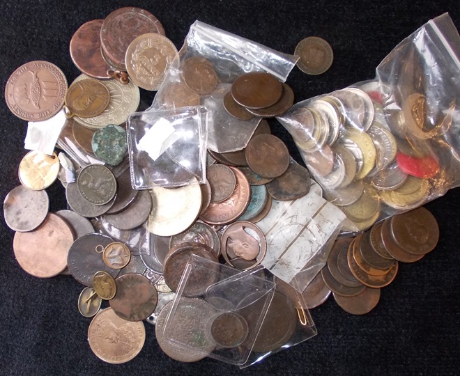 Collection of various coins & tokens.