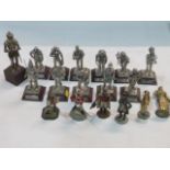 Cast metal military figures (18) incl. N