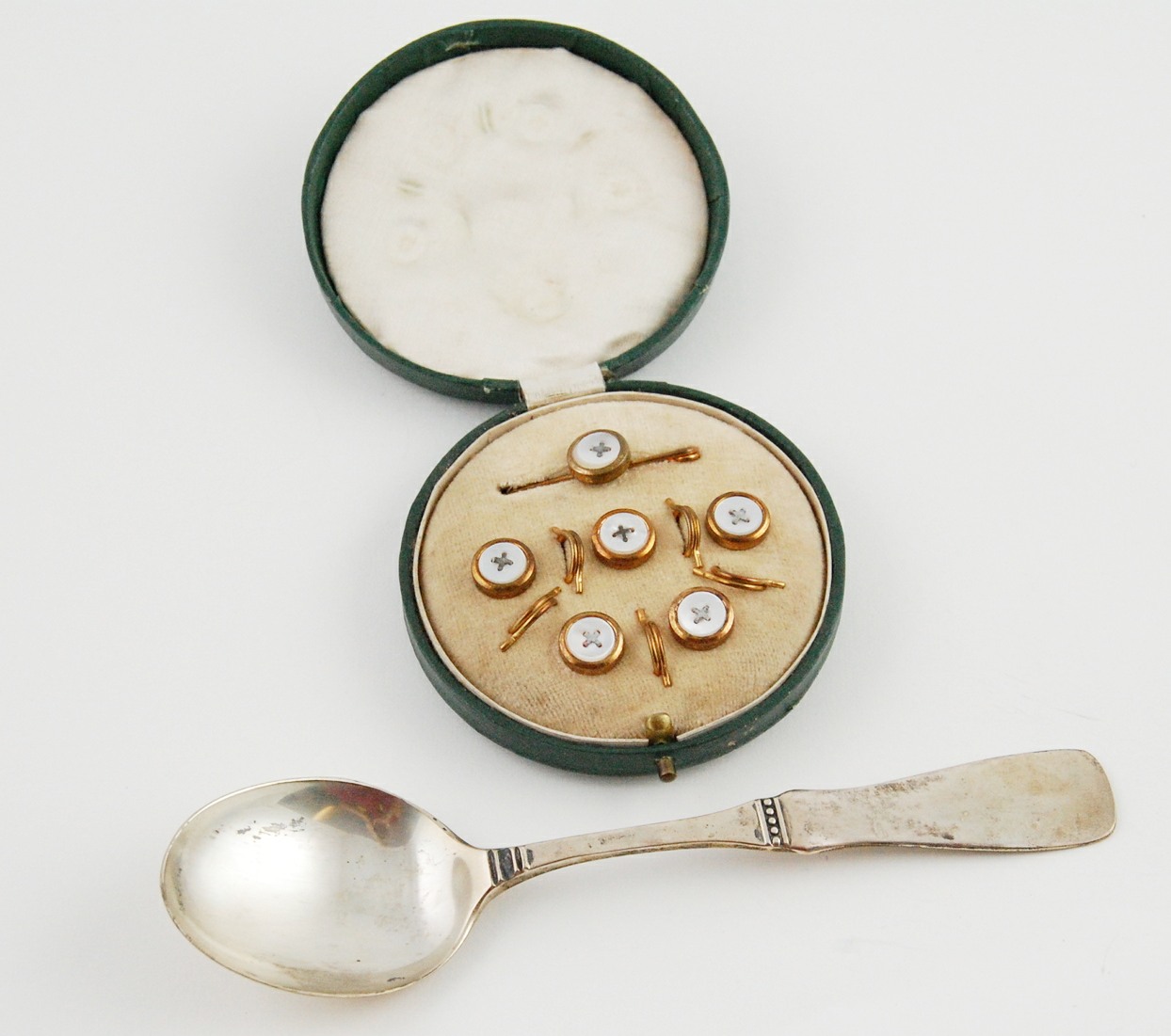 Swedish silver spoon & a set of rolled gold buttons & pin, cased.