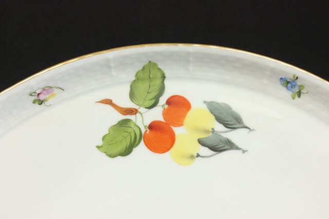 Herend porcelain serving round plate 14 1/2"/D From a NYC collector's 40 year compilation. good - Image 5 of 8
