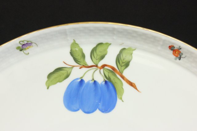 Herend porcelain serving round plate 14 1/2"/D From a NYC collector's 40 year compilation. good - Image 4 of 8