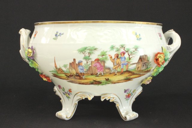 Dresden porcelain covered tureen Hand painted with 4 different country scenes,  floral applique - Image 3 of 9