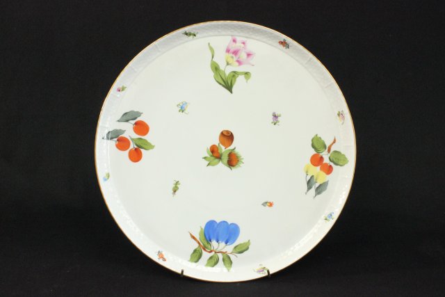 Herend porcelain serving round plate 14 1/2"/D From a NYC collector's 40 year compilation. good