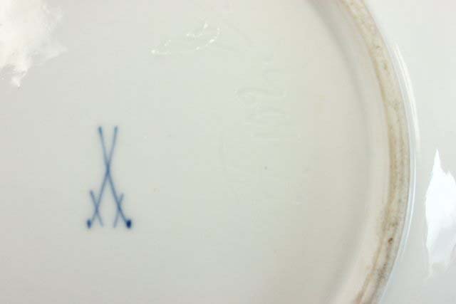 4 Porcelain Plates Including Meisen & Chinese. Largest approx. 8 1/2"  D. - Image 3 of 7