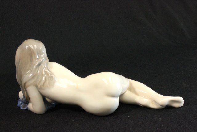 Royal Copenhagen Reclining Nude with Blue Towel #4703. Approx. 9" L. (4093) - Image 4 of 5