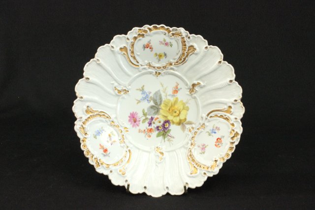 4 Porcelain Plates Including Meisen & Chinese. Largest approx. 8 1/2"  D. - Image 2 of 7