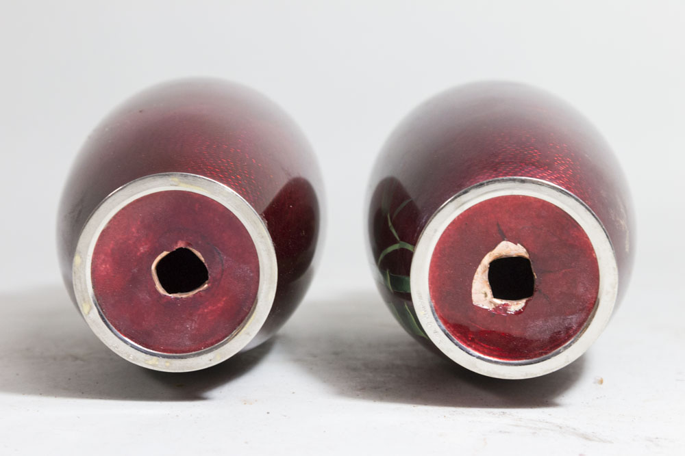 Pair of Japanese enameled vases - Image 4 of 6