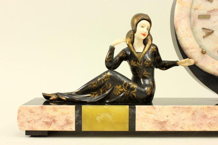 French Art Deco Figural 3 piece Clock Set - Image 3 of 6