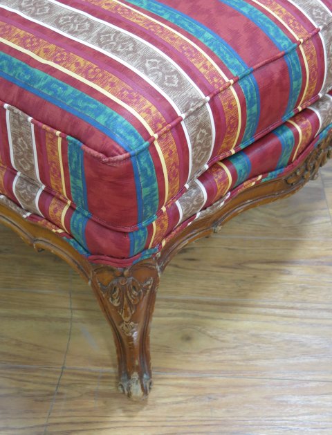 Louis XV style Upholstered Bench - Image 3 of 3