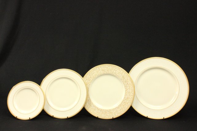 Lenox Dinnerware Presidential Collection "Capital Gardens" service for 12. 10 1/2" dinner  plates, 9 - Image 2 of 5