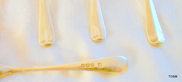 Six silver rat tail teaspoons and silver sugar nips - Image 2 of 3