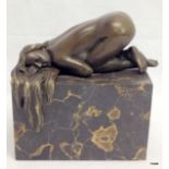 An erotic lady bronze