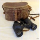 Canadian WW2 binoculars in fitted leather case