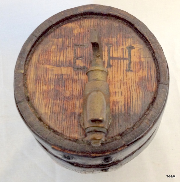 An oak brass tapped drinks barrel - Image 2 of 3