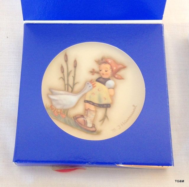Five Hummel miniature collectors plates by Goebel. All boxed - Image 3 of 4