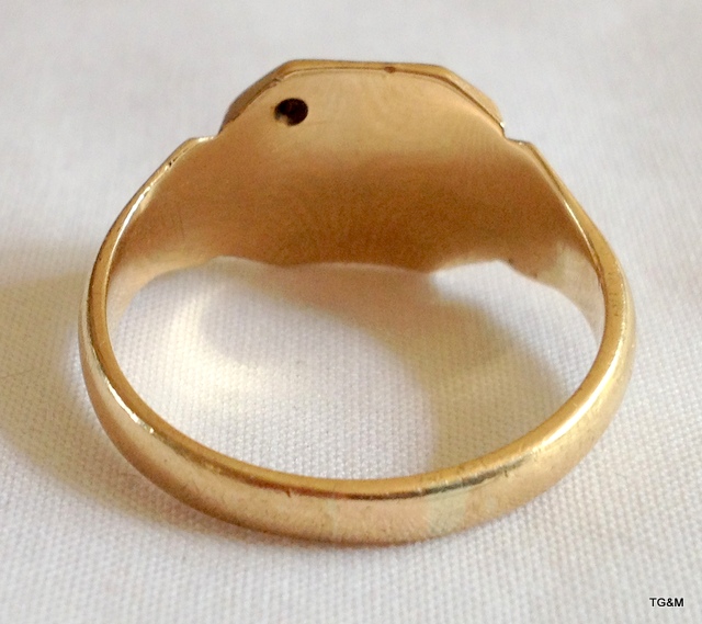 A 9ct gold mans diamond set signet ring size T - Image 2 of 3