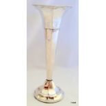 A silver bud vase. Hallmarked Sheffield,1916. 16cm tall