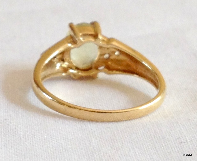 A ladies 9ct gold diamond shoulder ring size N - Image 2 of 3