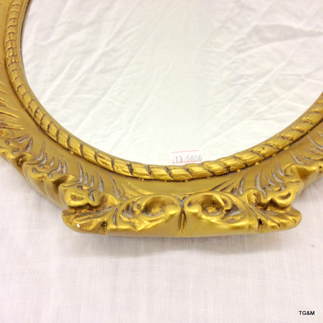 A gilt framed oval wall hanging mirror. 44 x 34cm - Image 3 of 6