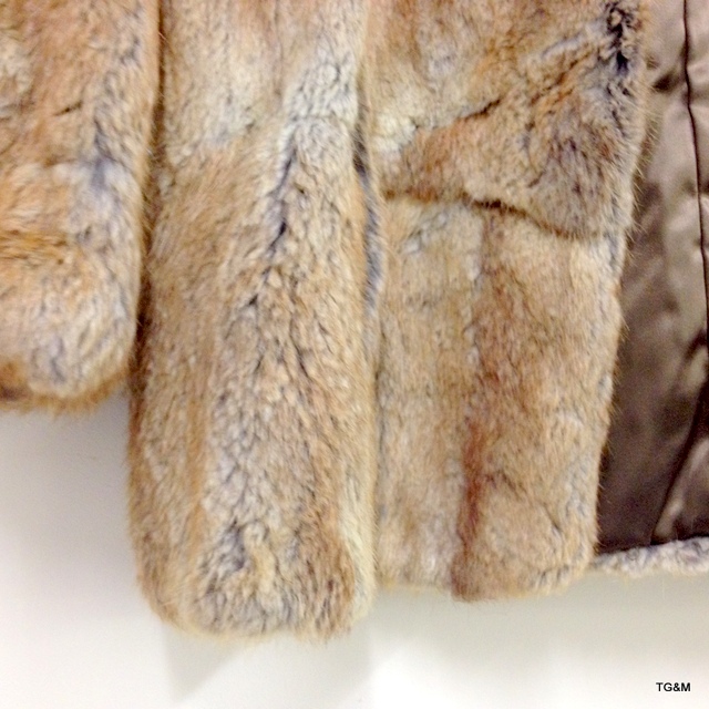A ladies rabbit fur coat with satin lining - Image 2 of 3