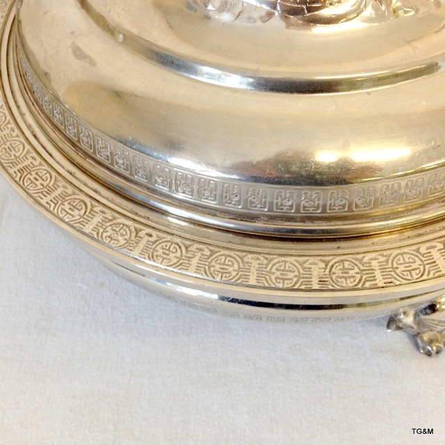 A pair of large silver plated embossed serving dishes - Image 4 of 5