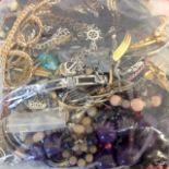 A 2 kg bag of mixed jewellery