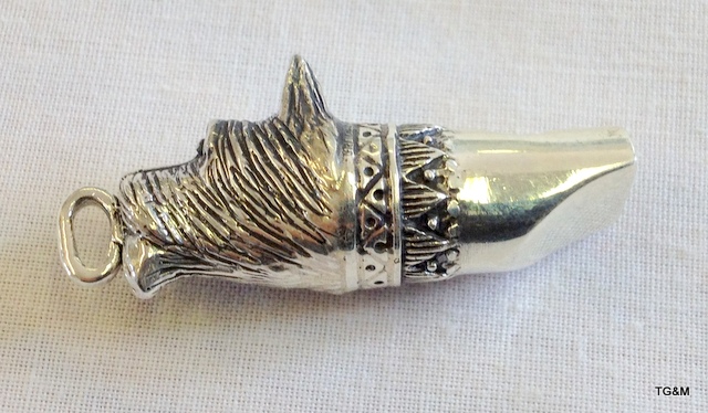 A silver whistle in the form of a dog - Image 2 of 2