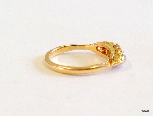 An 18ct gold diamond 7 stone ring approx 0.60ct size M/N - Image 2 of 3