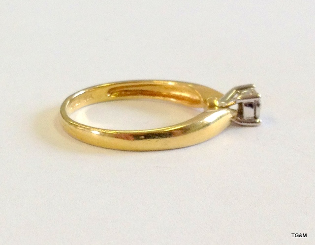 An 18ct gold diamond solitaire approx 0.25ct size O - Image 2 of 3