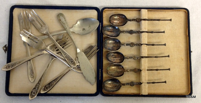 Miscellaneous boxed spoons