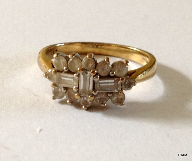A 9ct gold ring size K