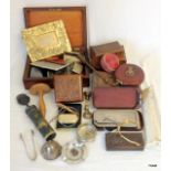 A quantity of mixed collectables including wooden boxes and a Rolls Razor