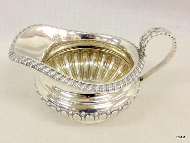 A solid silver 3 piece tea set - Image 8 of 9
