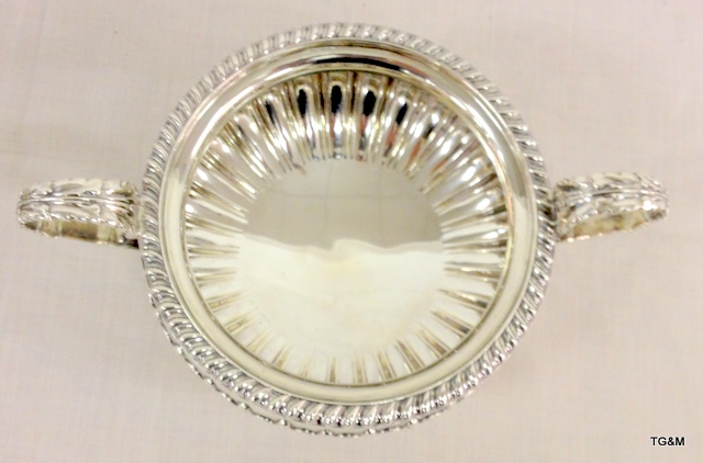 A solid silver 3 piece tea set - Image 7 of 9