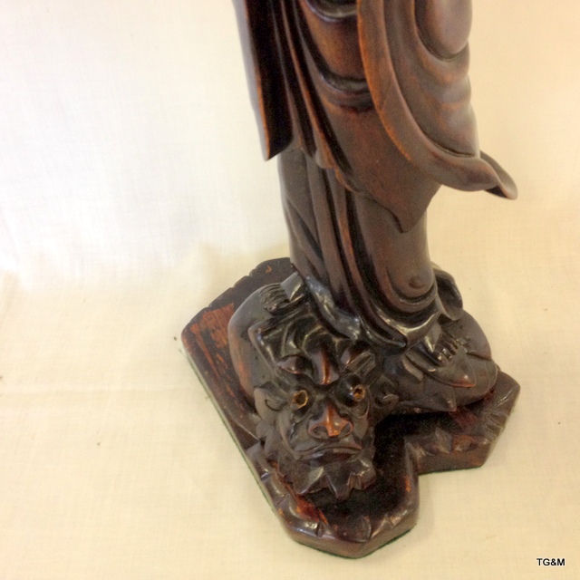 Tall Chinese carved rootwood figure of Guanyin - Image 4 of 6