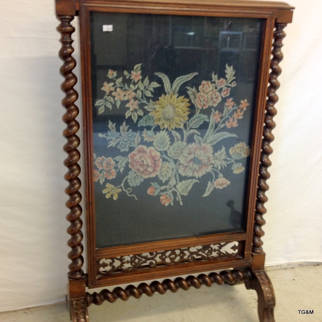 Barley twist tapestry fire screen - Image 5 of 6