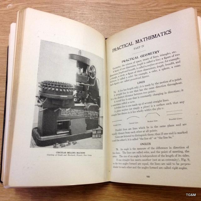 A collection of vintage motorcycle and engineering books - Image 3 of 4