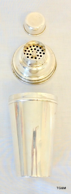 A silver plated cocktail shaker 21cm high - Image 5 of 5