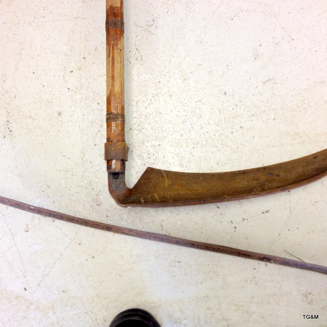 2 wooden handled scythes 172cm long and 160cm long - Image 3 of 9