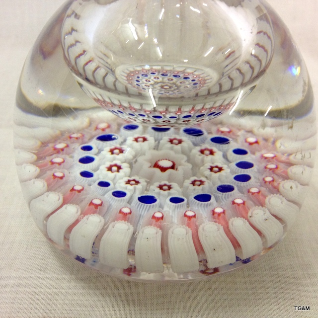 A Stourbridge Victorian glass paperweight, circa 1860 - Image 2 of 4