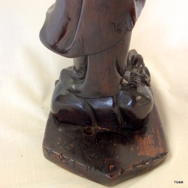 Tall Chinese carved rootwood figure of Guanyin - Image 5 of 6